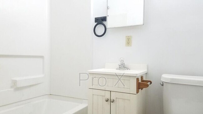 Building Photo - 104 W Hudson St