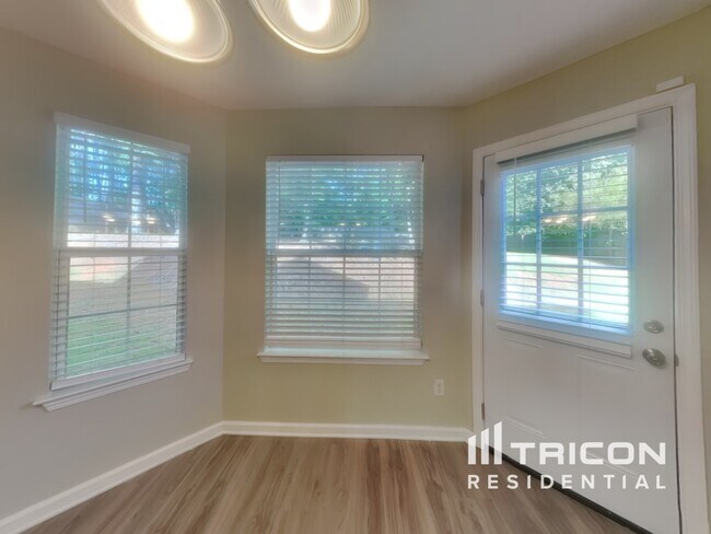Building Photo - 1028 Maris Ln