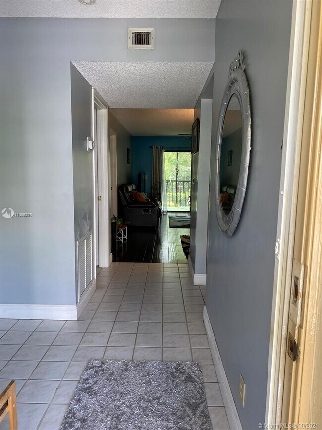 Building Photo - 1290 S Military Trail