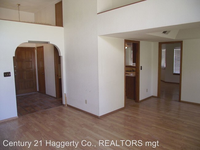 Foto del edificio - 7013 Espanola Ln