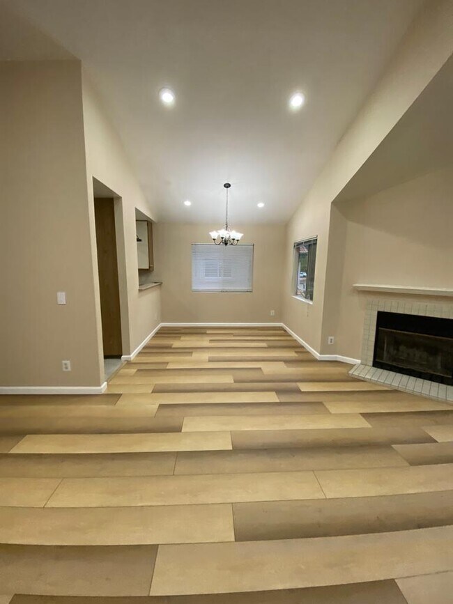 Building Photo - 11239 Avenida De Los Lobos