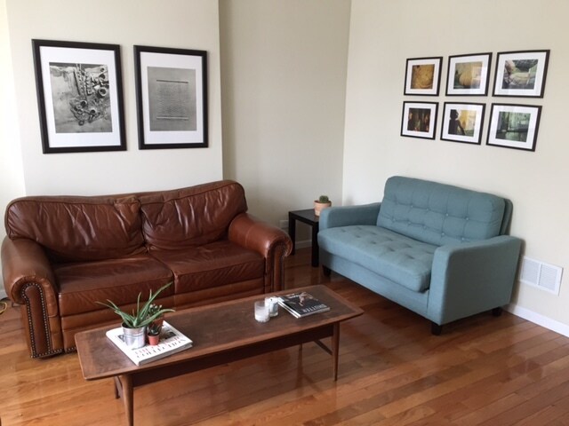 Foto del edificio - 2416 N Maplewood Ave