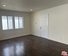 Building Photo - 6609 1/2 Brynhurst Ave