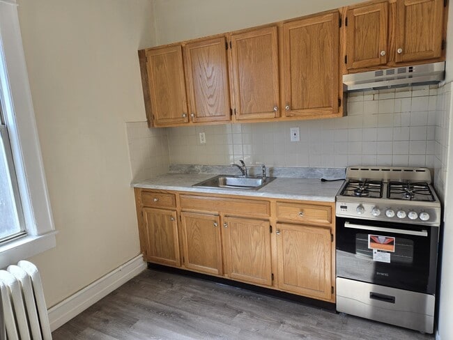 Building Photo - 436 Anderson Ave
