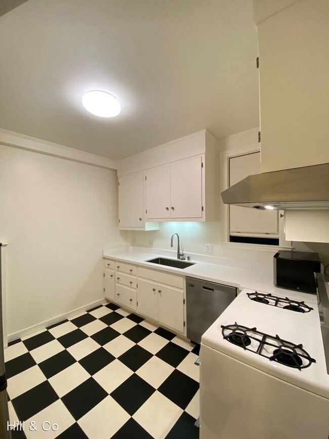 Building Photo - 1 br, 1 bath House - 1990 Green Street #202