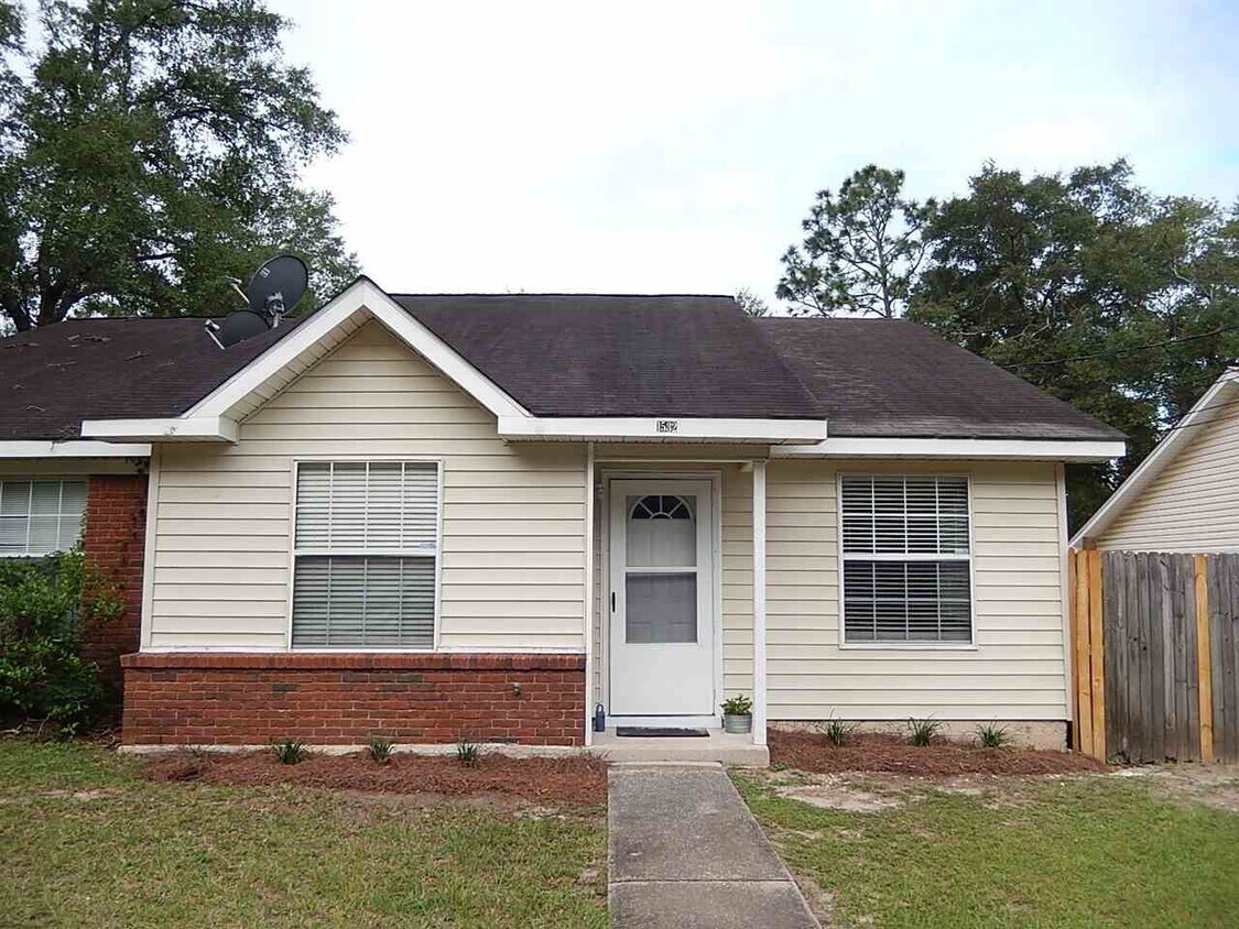 Primary Photo - 1532 Patrick Ave