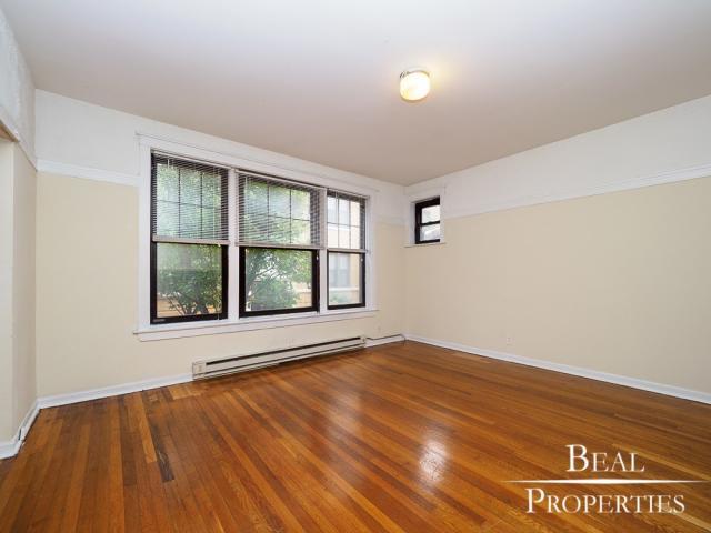 Foto del edificio - 0 bedroom in CHICAGO IL 60657