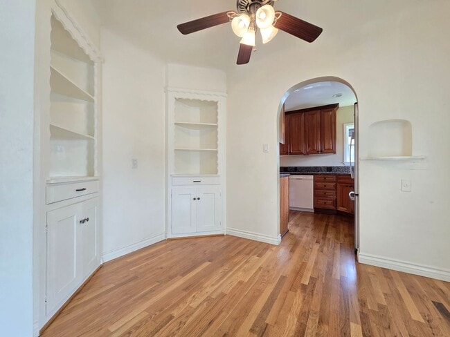 Foto del edificio - Raymond