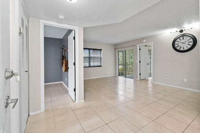 Foto del edificio - 1631 SE Green Acres Cir