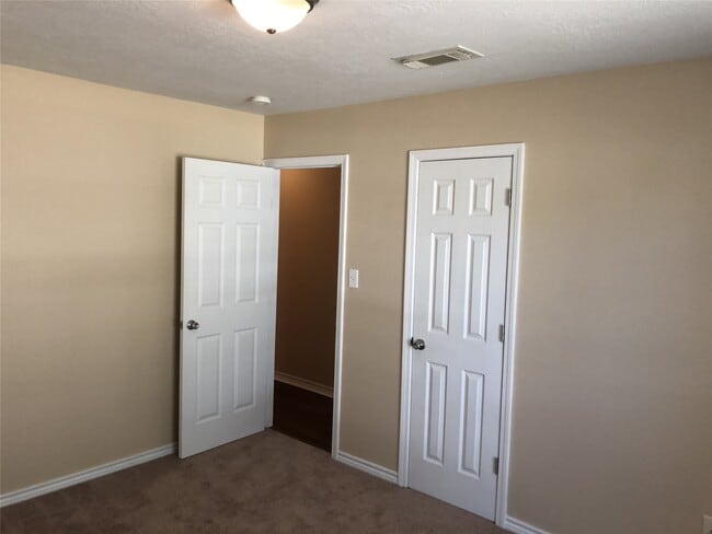 Building Photo - 16115 Speyburn Ct