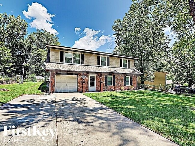 Building Photo - 5548 NE 58th St