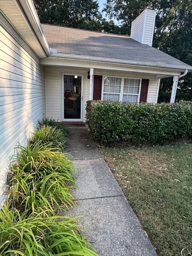 Photo - Beautiful 3 bed 2 bath home with open floorplan