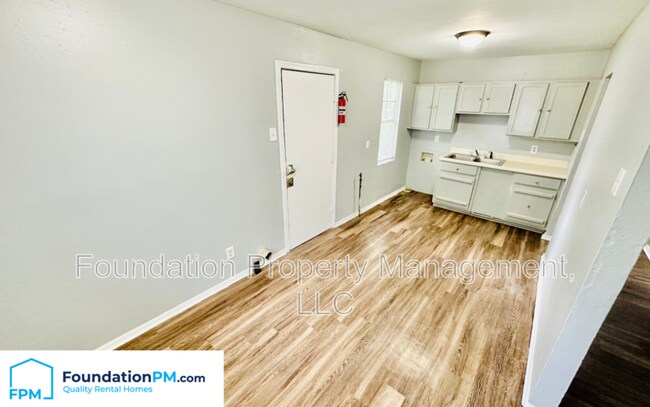 Building Photo - 4522 Sunny View Dr