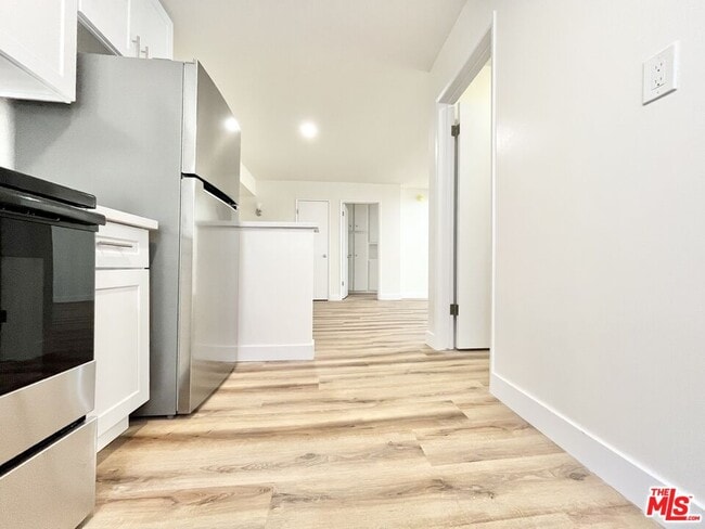 Foto del edificio - 1784 N Sycamore Ave