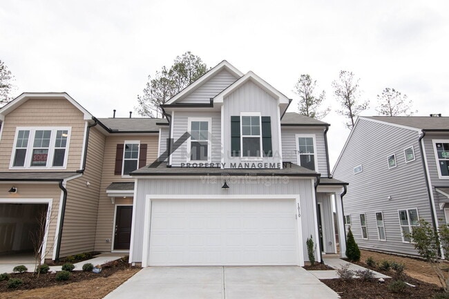 Photo - 1010 Crater Lk Wy Townhome