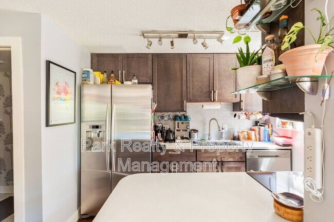 Foto del edificio - 1355 N Gaylord St