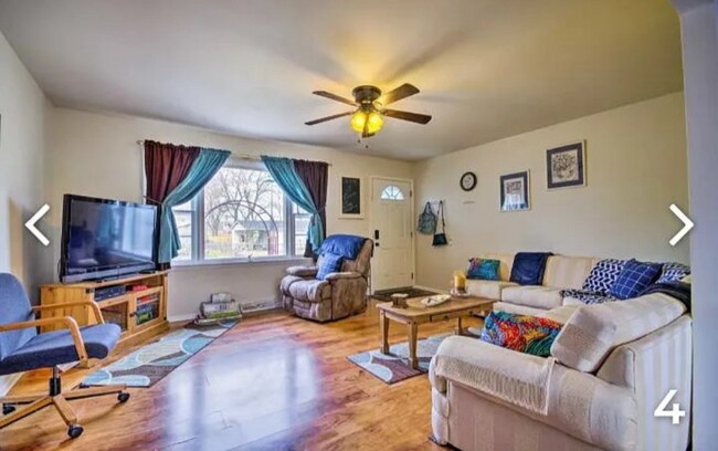 Foto del edificio - 6 Marion Dr