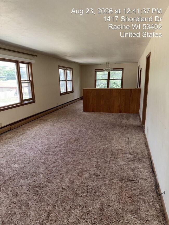 Building Photo - 1417-1419 Shoreland Dr