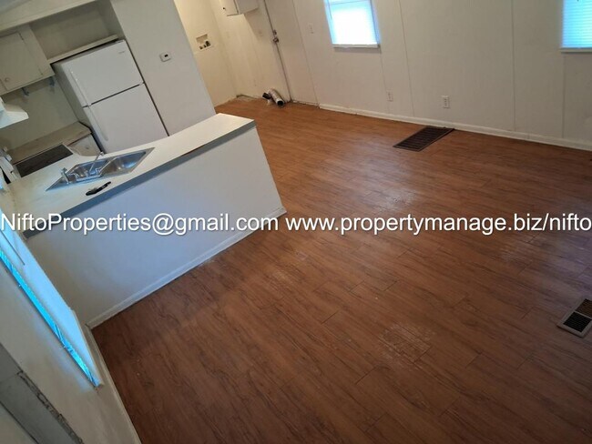 Foto del edificio - 5584 Aenon Ln