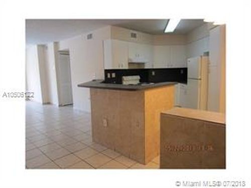 Foto del edificio - 4685 NW 9th St