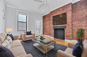 Building Photo - 564 Hudson St