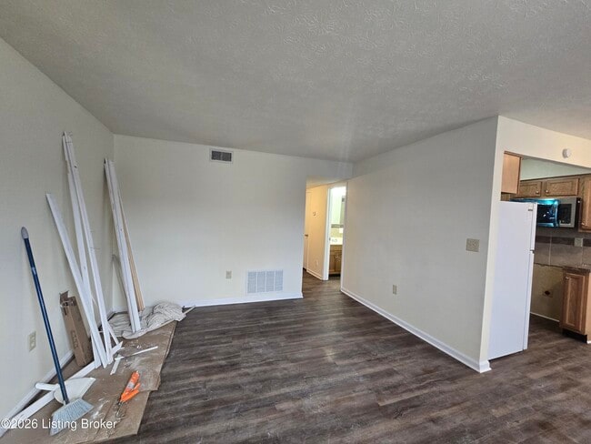 Building Photo - 3212 Springfield Dr