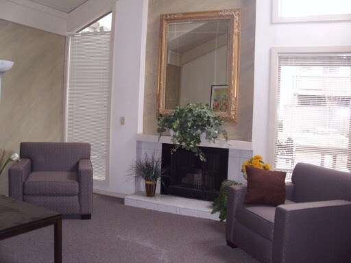 Building Photo - 4835 N Cedar Ave