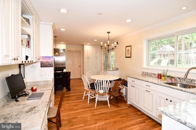 Building Photo - 6105 Highboro Dr