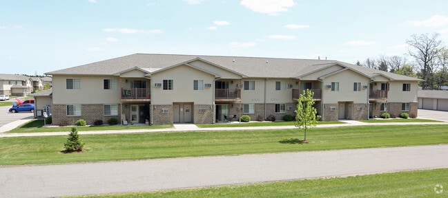 Building Photo - Willow Estates Apartment Community