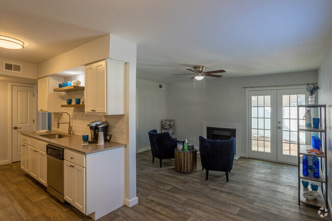 3BR, 2BA - 1330SF - The North Shore Apartments