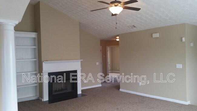 Foto del edificio - 7109 Creeksong Dr