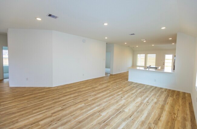 Foto del edificio - 5330 Sleepy Fox Ln