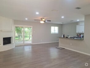 Building Photo - 57112 Red Oak Dr