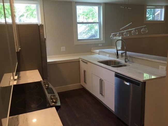 Downstairs 2 Bedroom Kitchen - 108 Ferris Pl