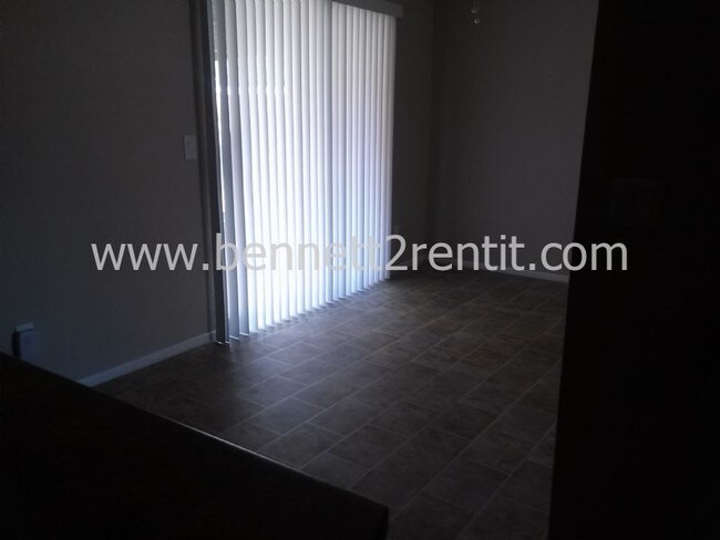 Building Photo - 237 E Vine Cir