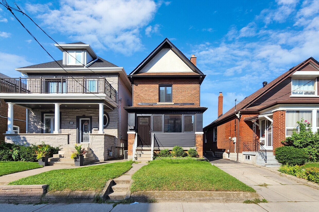 Primary Photo - 640 Runnymede Rd