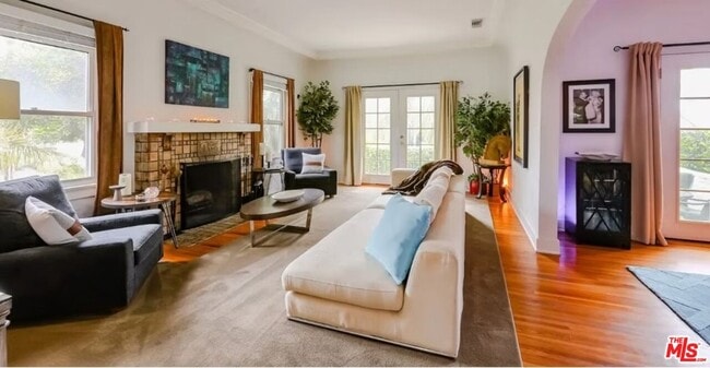 Building Photo - 1203 S Rimpau Blvd