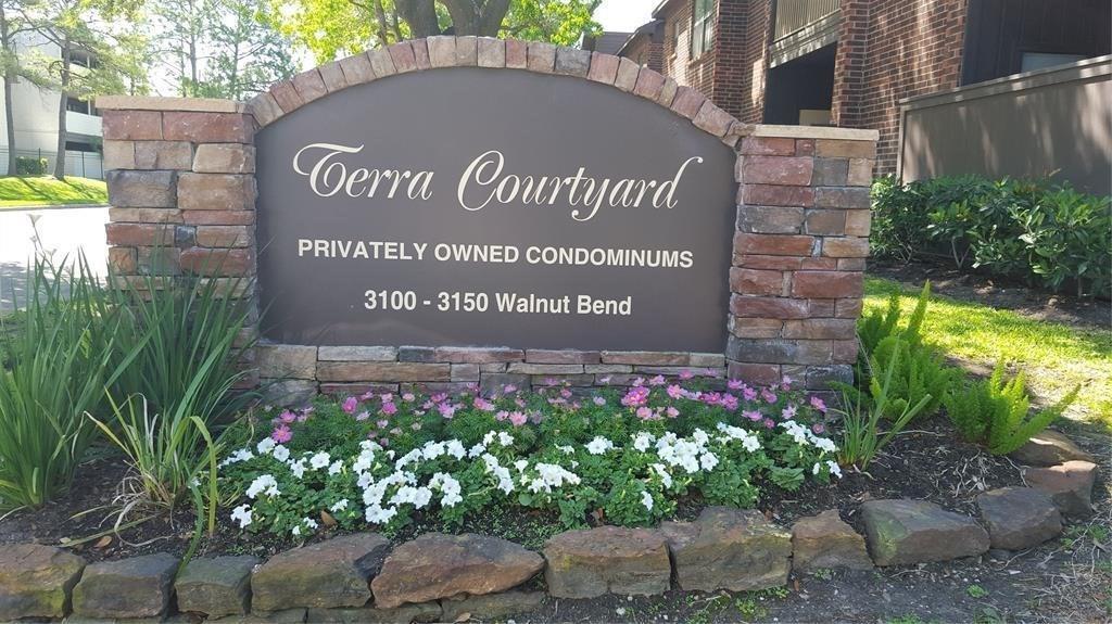 Primary Photo - 3100 Walnut Bend Ln