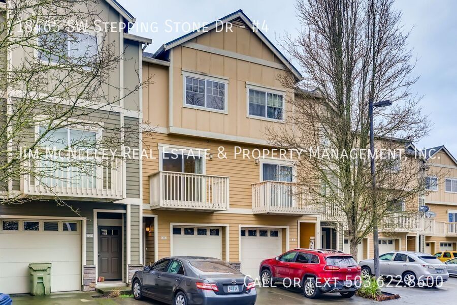 Foto principal - Updated 3 Bedroom Townhome is located near...