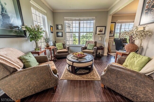 Foto del edificio - 263 Winding Hill Dr
