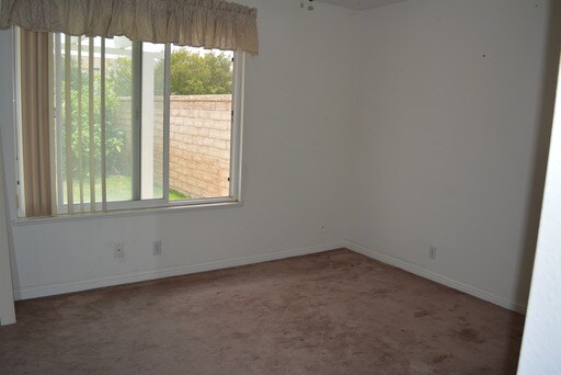 Building Photo - 5348 Hidalgo St