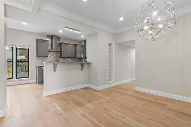 Building Photo - 10744 Park Village Pl