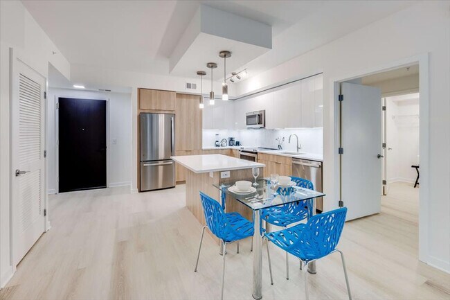 Foto del edificio - 1051 First Street Northeast-SI ID1040186P