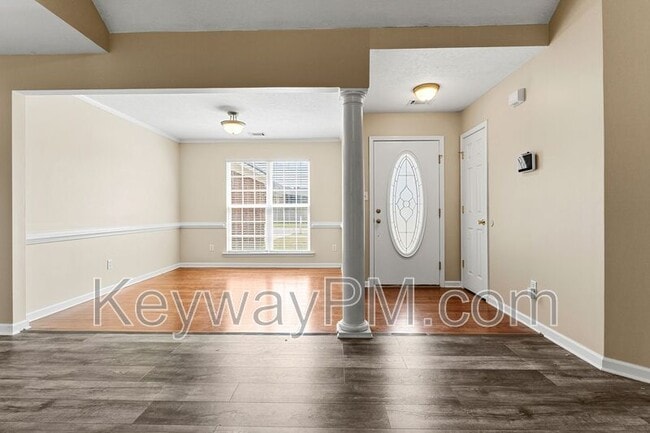 Building Photo - 219 Rainbow Falls