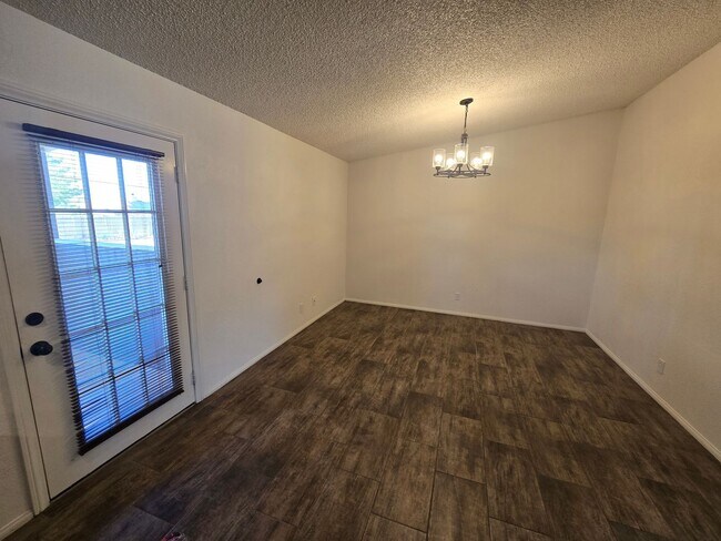 Foto del edificio - New Rental near Essig Park