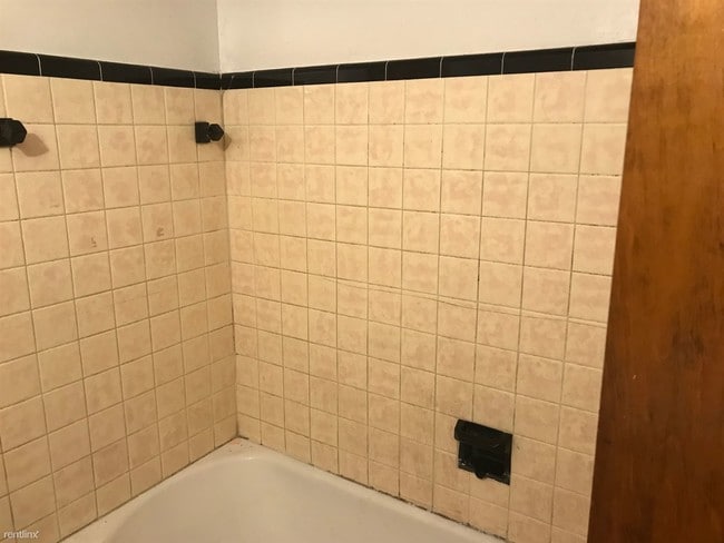 Foto del edificio - 12542 Corbett St