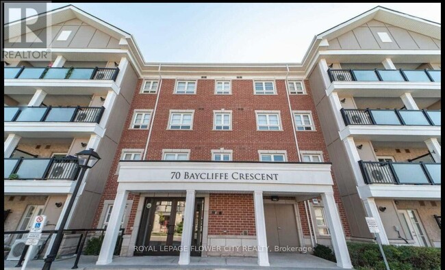 Building Photo - 70-370 Baycliffe Cres