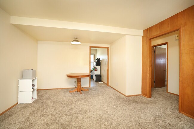 Building Photo - 938 Gay Dr