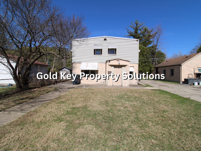 Building Photo - 1316 E 7th St