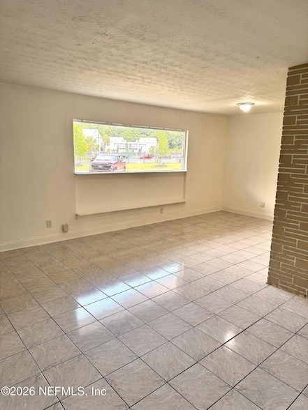 Foto del edificio - 2856 Beachwood Blvd